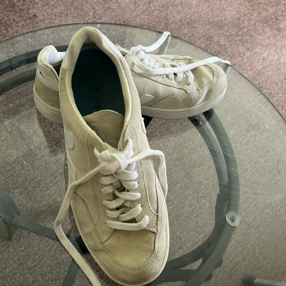 VEJA Leather Campo Sneakers Size 7 woman